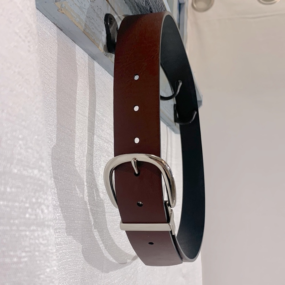 TORRID REVERSIBLE FAUX LEATHER BUCKLE BELT